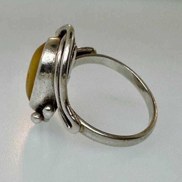925 Sterling Silver Butterscotch Amber Ring size 6.5- Great Condition - Picture 5 of 9